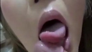 JAPANESE GIRL BLOWJOBS