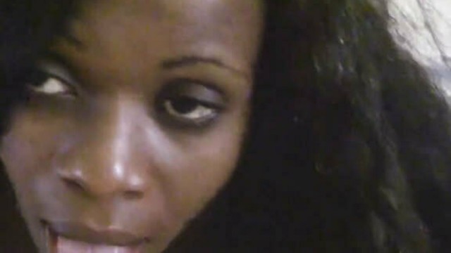 Ebony sugar babe begs for cum in her mouth from European guy