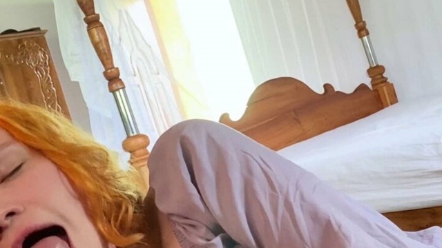 Stepsister wants to fuck while her parents are away